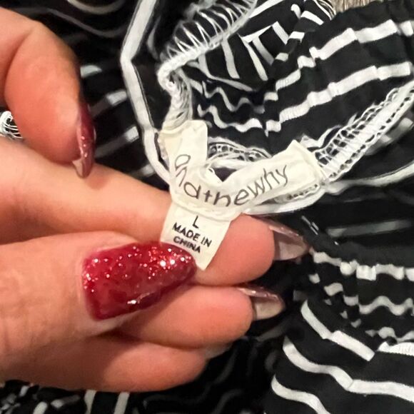 Andthewhy Blouse Off Shoulder Short Sleeve Lace Striped Black/White Size L - Picture 4 of 5